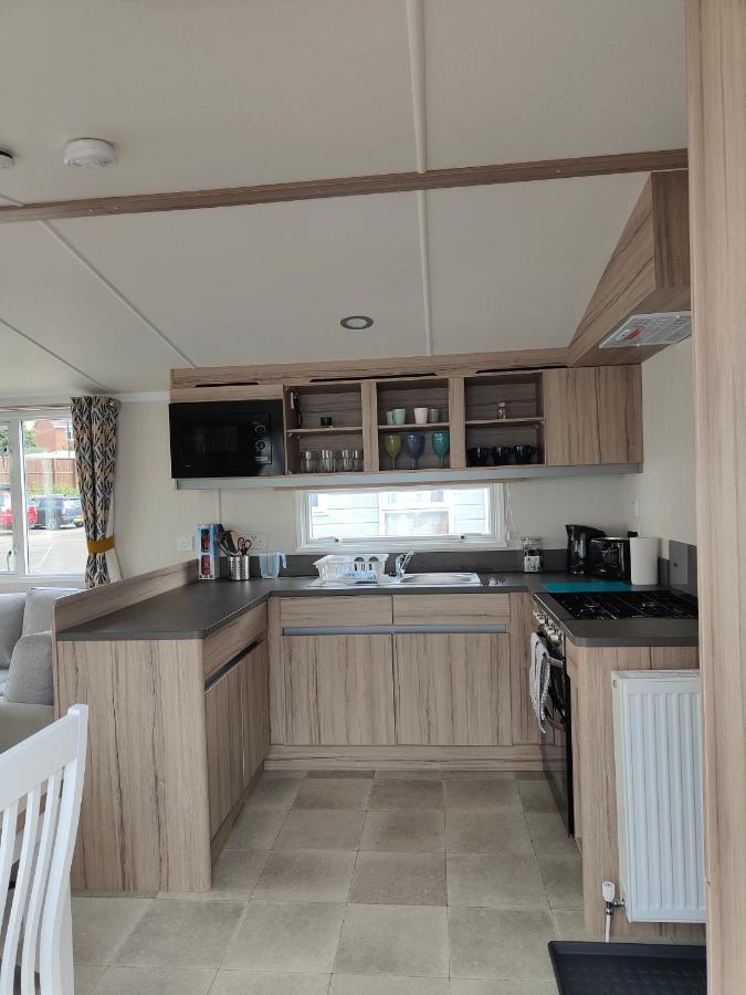 J6 Static Caravan, Fairway Holiday Park Сэнддаун Экстерьер фото